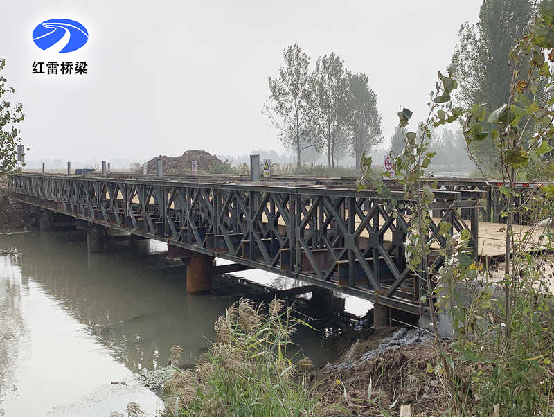 河南濮阳下承式钢便桥施工_濮卫高速项目1.jpg